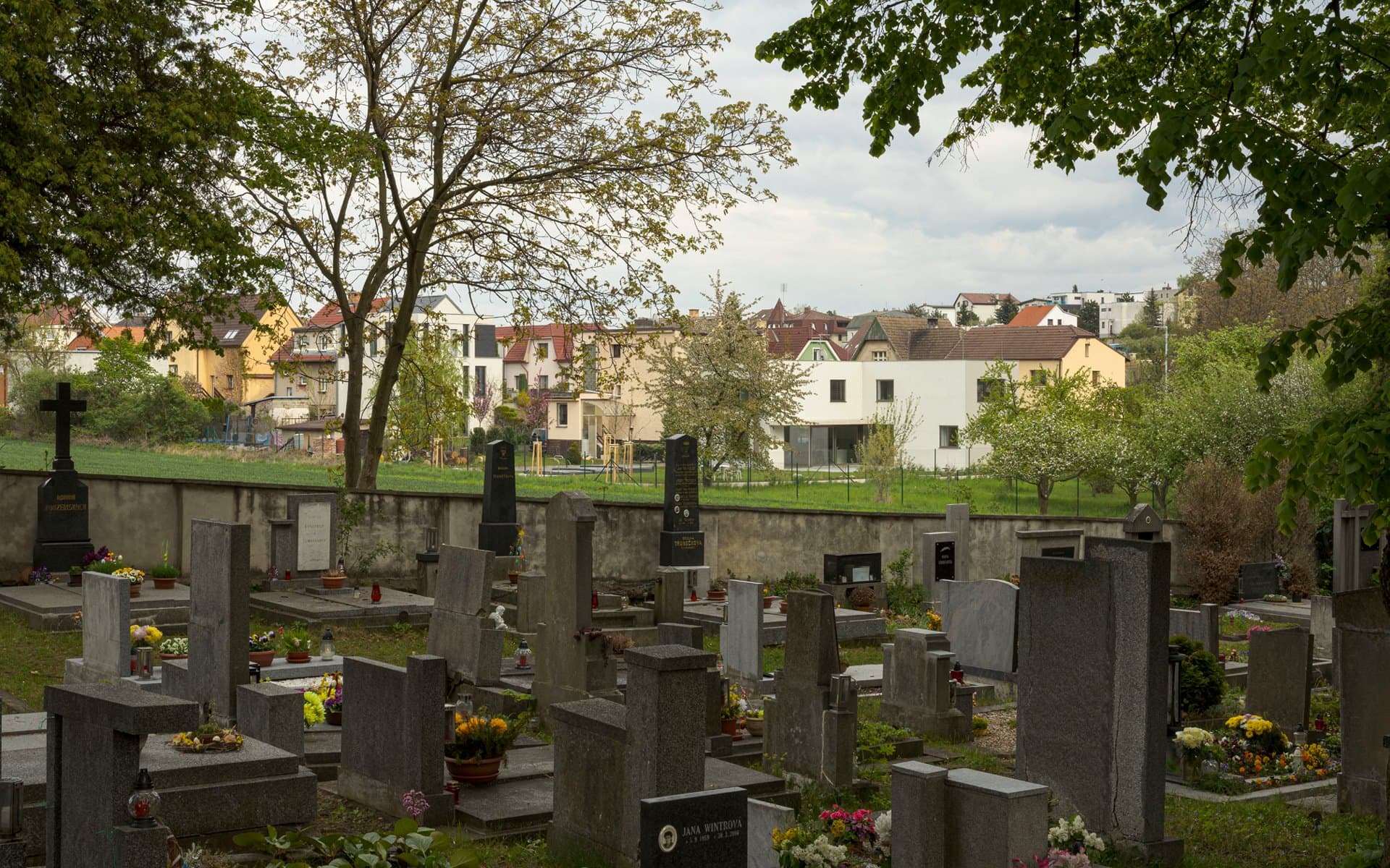 Dům u hřbitova - Praha, Česká republika | FAM Architekti