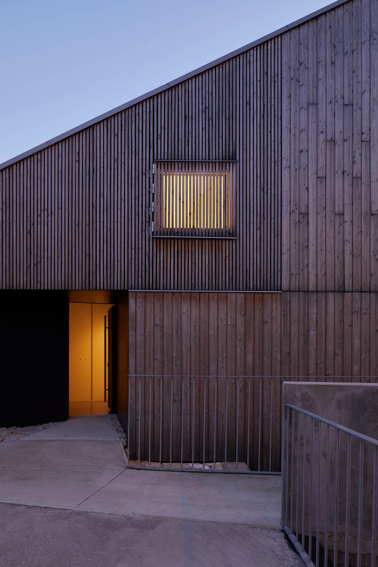 Nový dům se starým mlýnem – usedlost v Opatové | myLoci