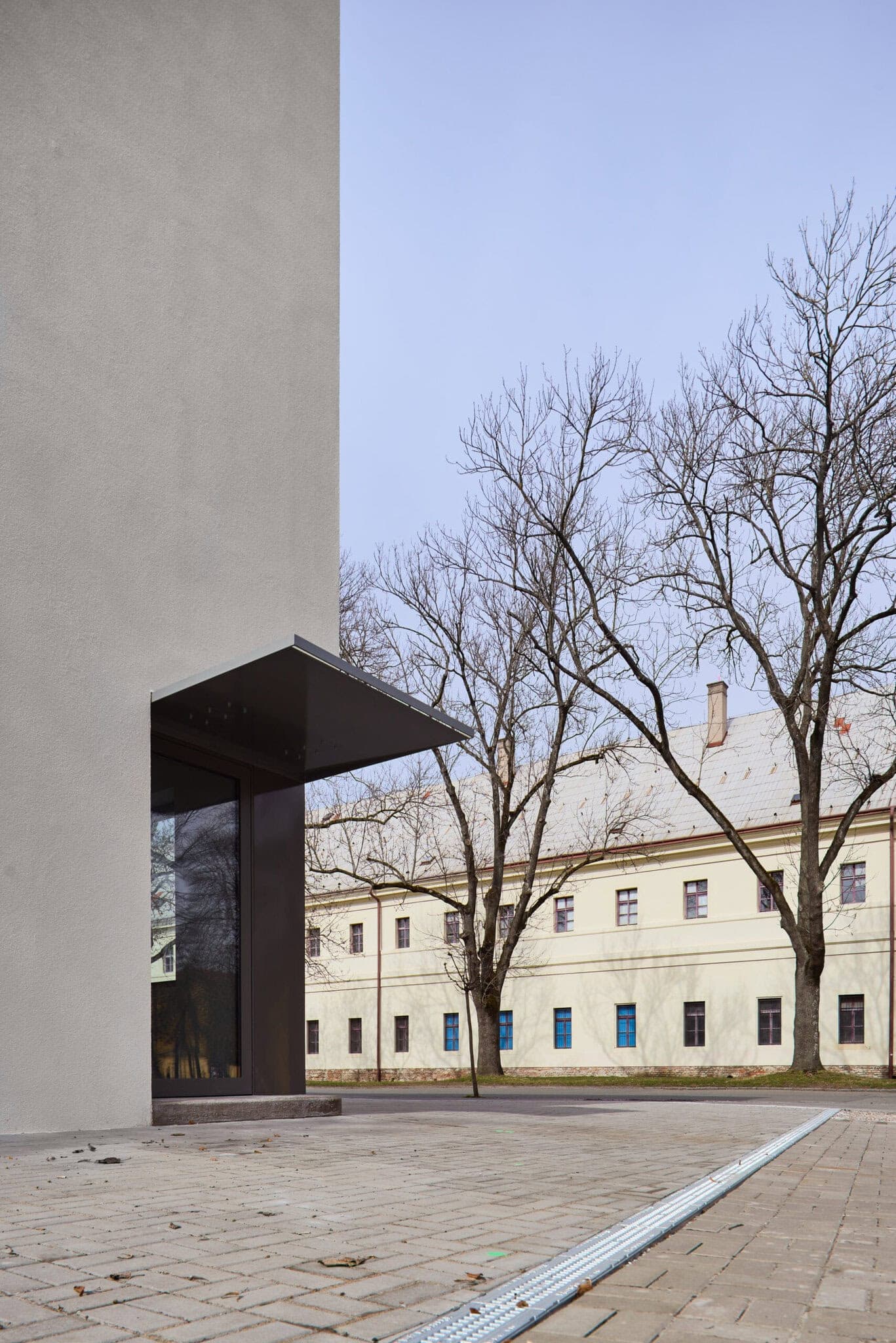 Polyfunkční dům v Hradci Králové – Dům nad domem | myLoci