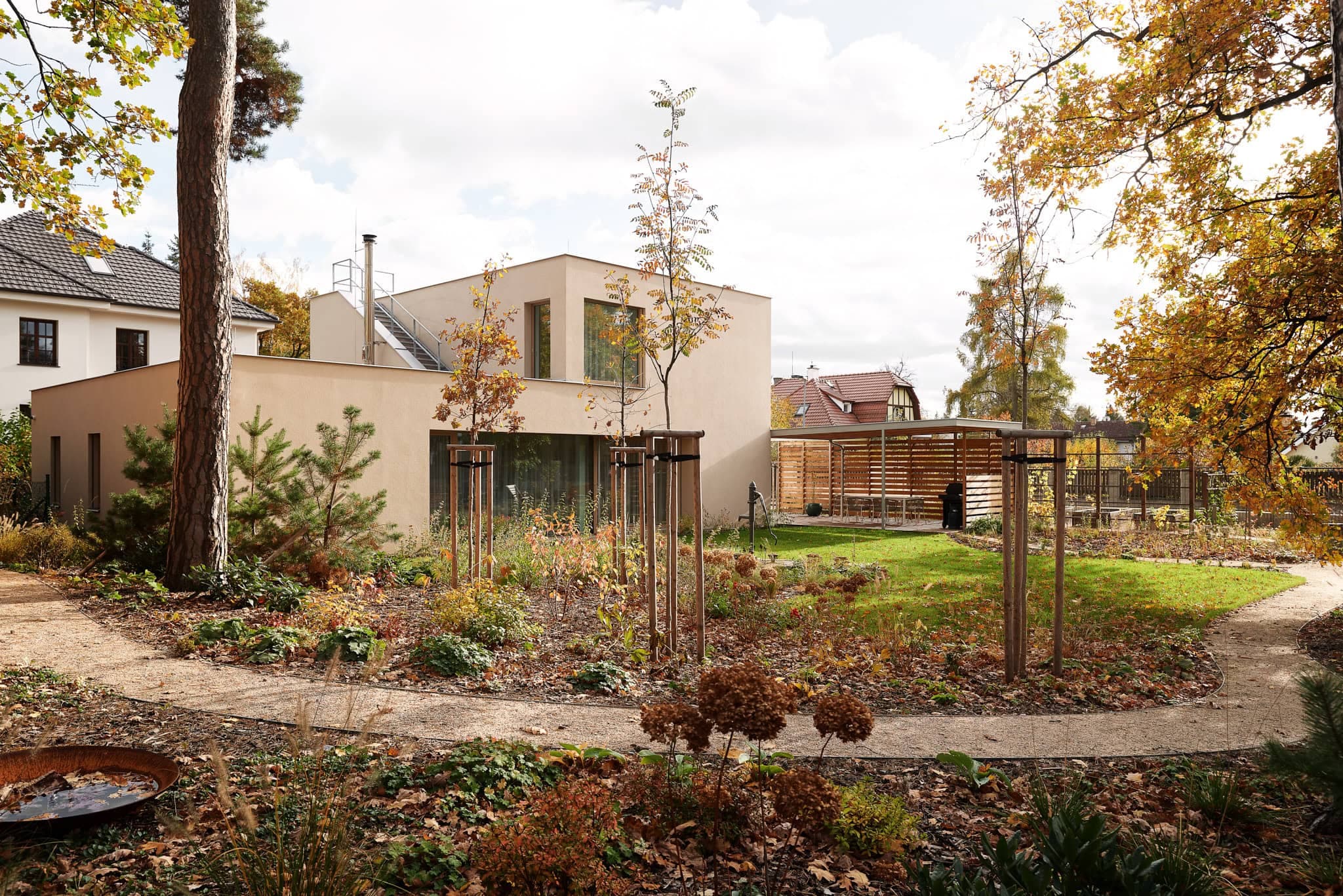 Rodinný dům Klánovice – moderní bydlení v lese | myLoci